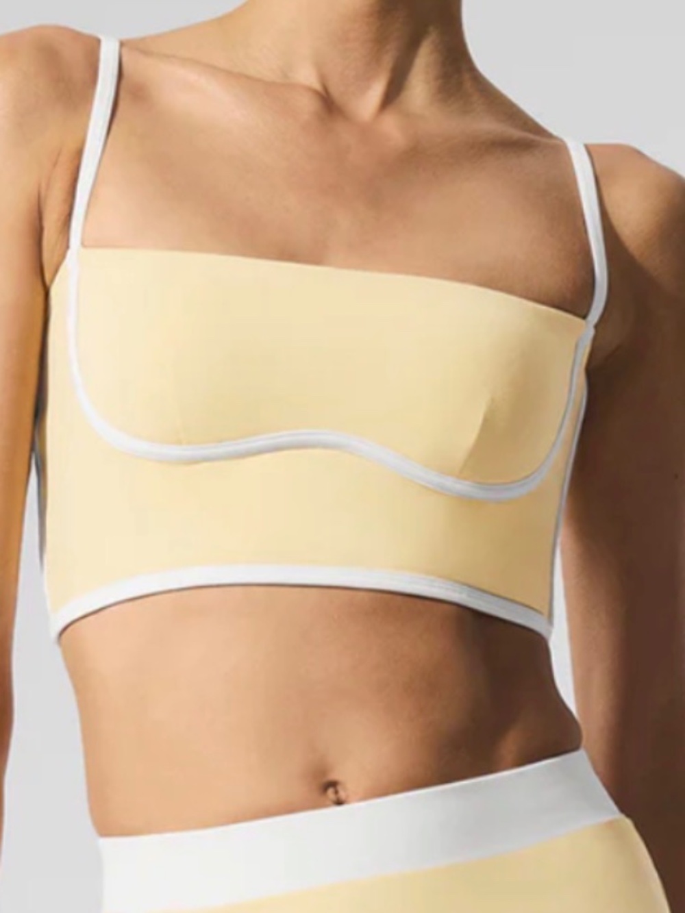Alo Yoga Warm butter/white bra top